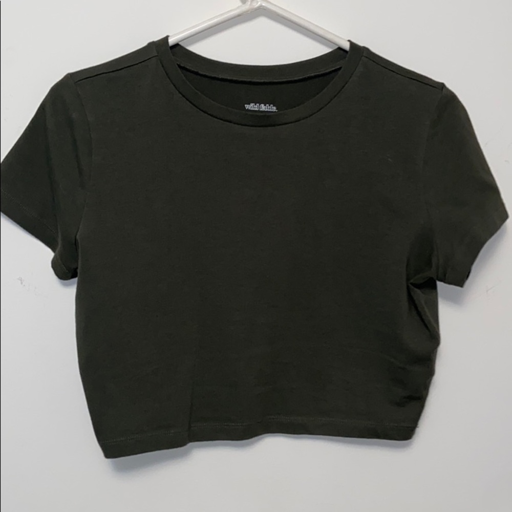 L dark green cropped shirt!